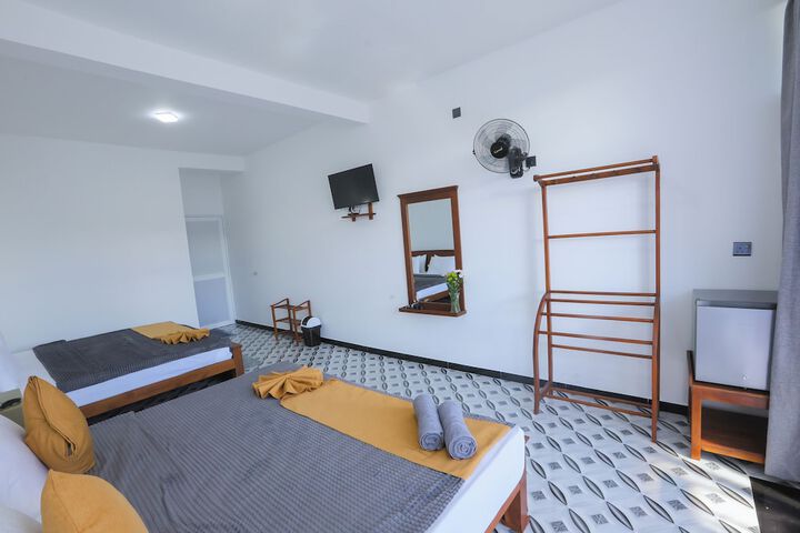 Room 18 of 116