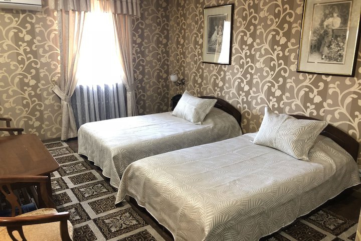 Room 6 of 39