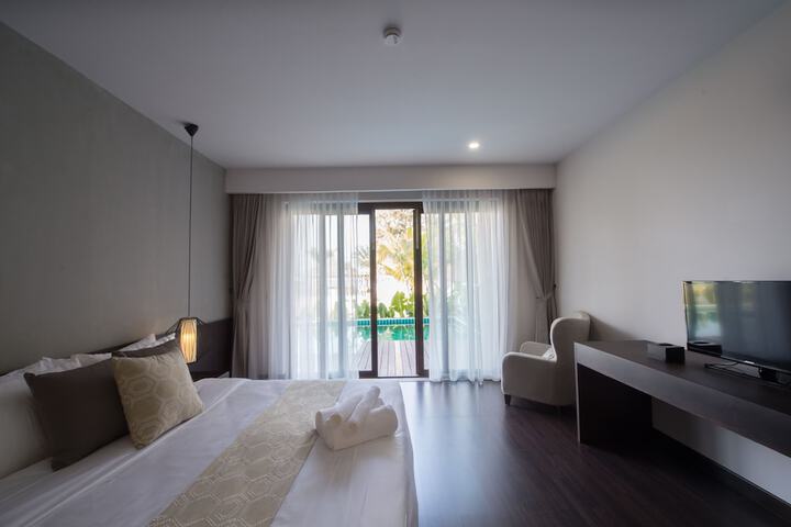 Room 35 of 104