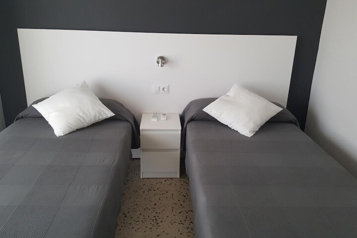 Room 16 of 32