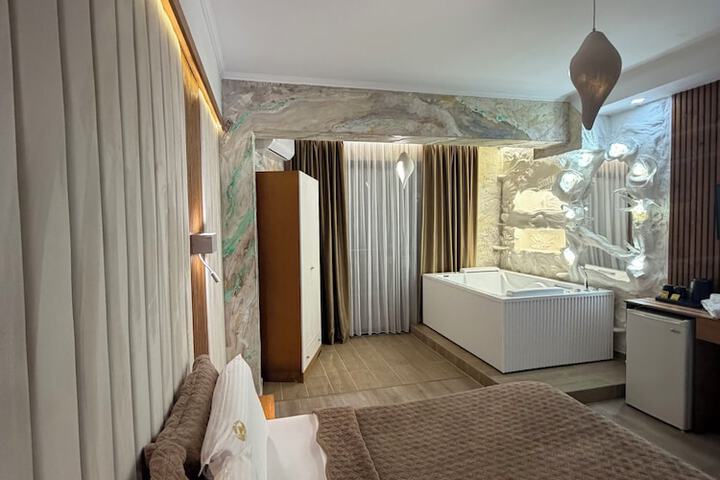 Room 75 of 191