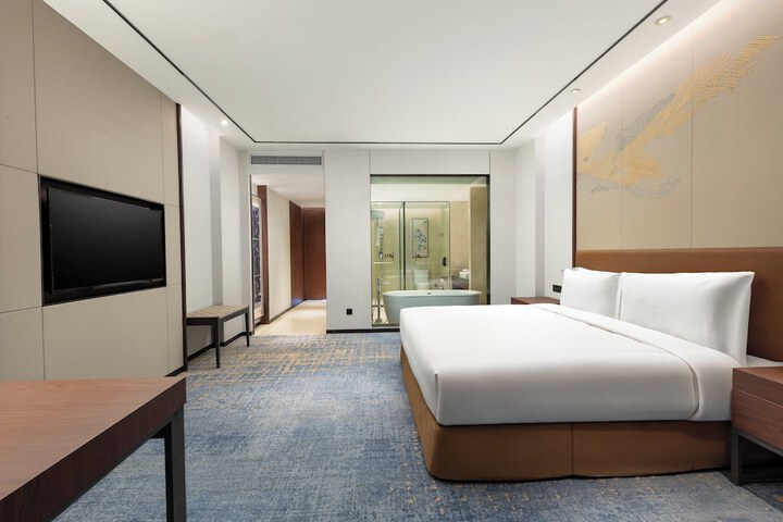 Room 2 of 102