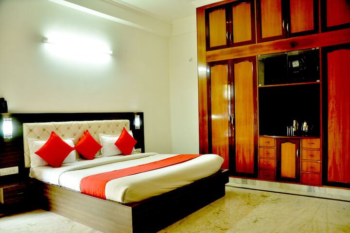 Room 9 of 23