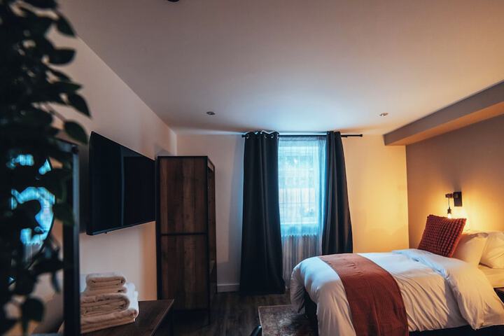 Room 9 of 25