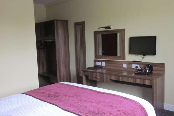 Room 8 of 32