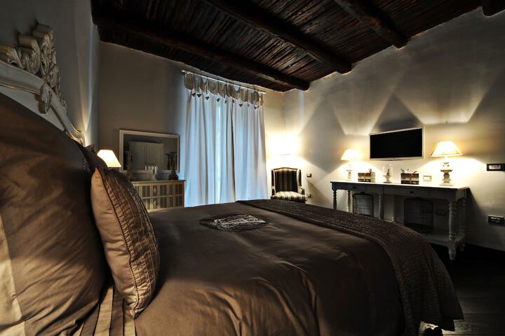 Room 5 of 26
