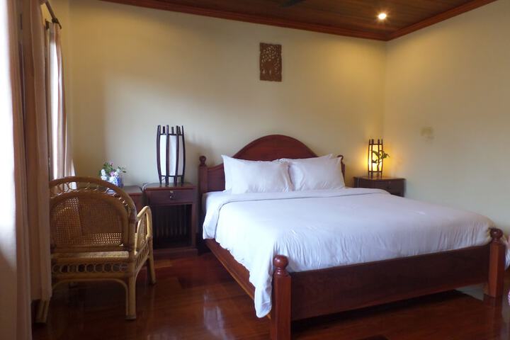 Room 10 of 38