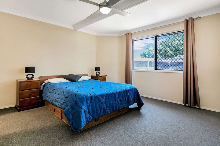 Room 35 of 69