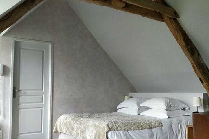 Room 2 of 62