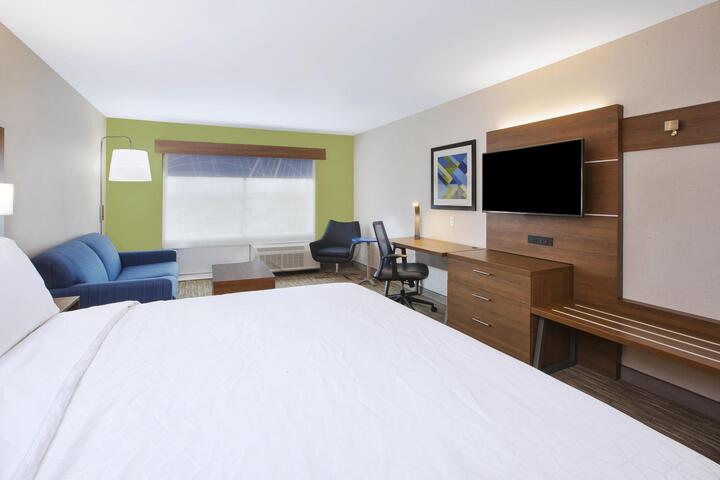 Studio Suite King Bed Accessible (5 of 14)