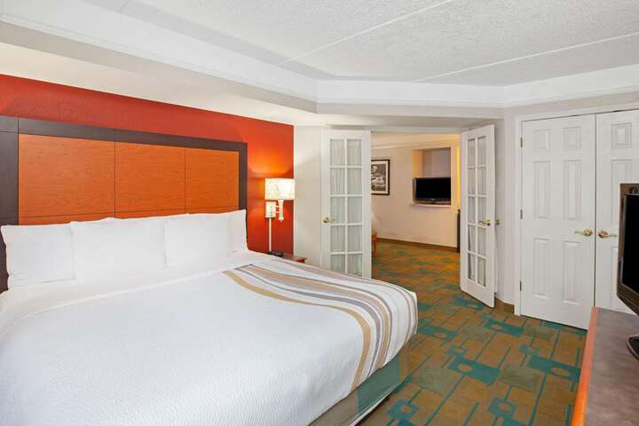 Room 11 of 34