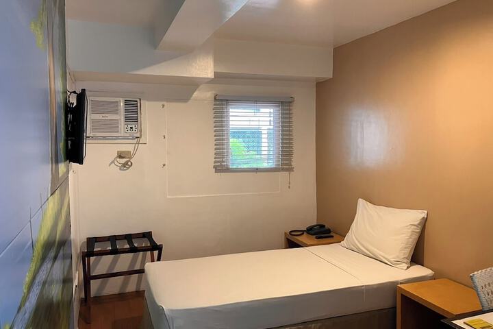 Room 37 of 89