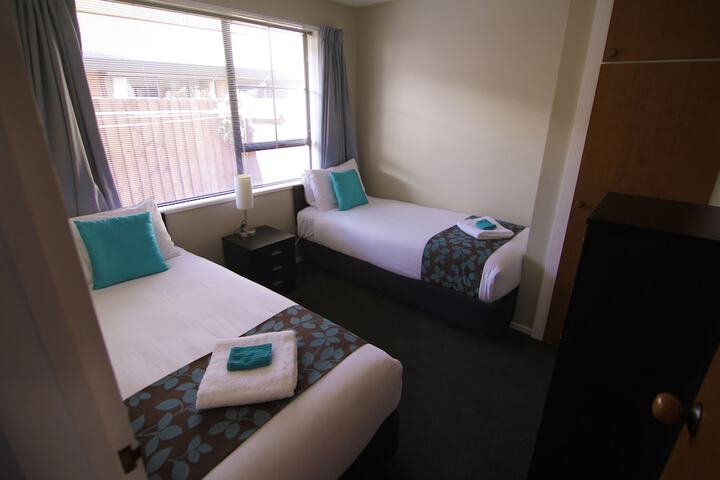 Room 13 of 34