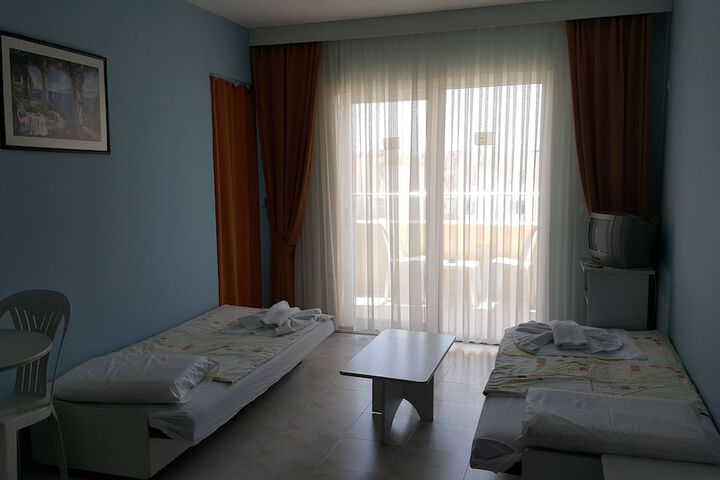 Room 8 of 62