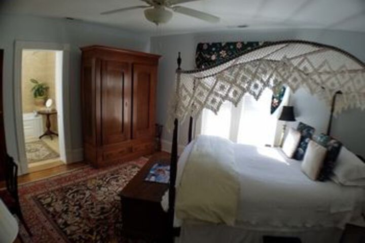 Room 56 of 76