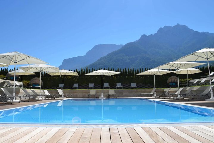 Hotel Pool