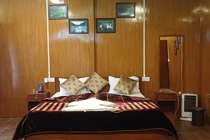 Room 2 of 12