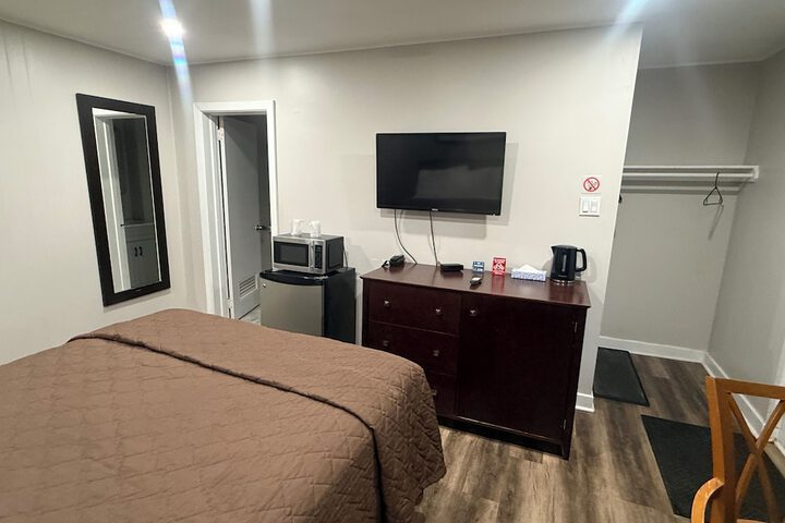 Room 7 of 27