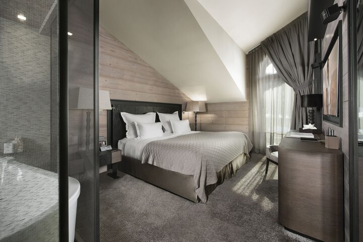 Room 15 of 186