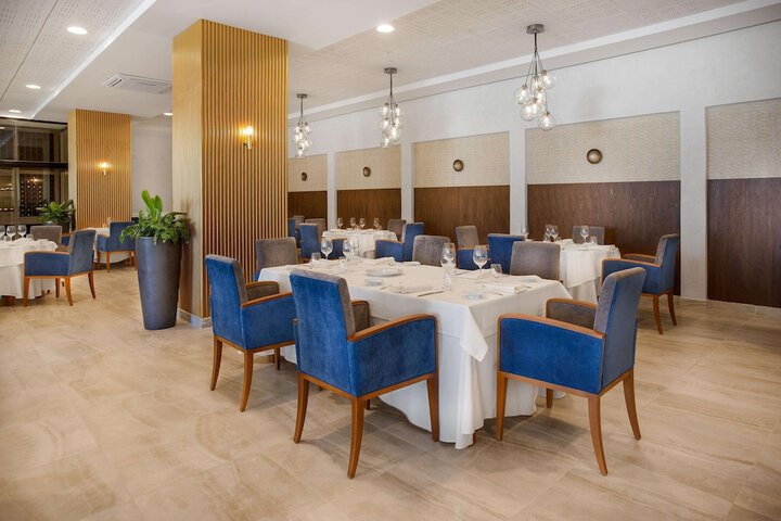 Dining 203 of 259
