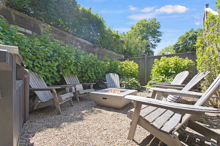 Hotel Exterior 177 of 218