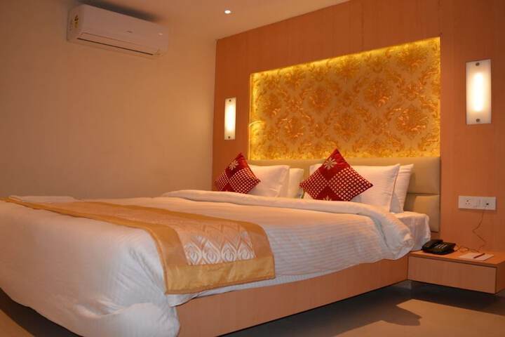 Room 15 of 53