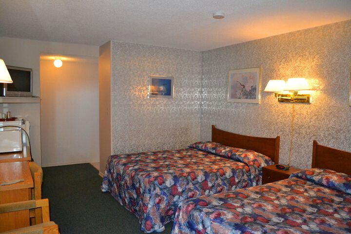 Room 4 of 25