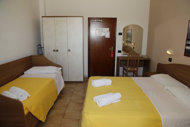 Room 9 of 43