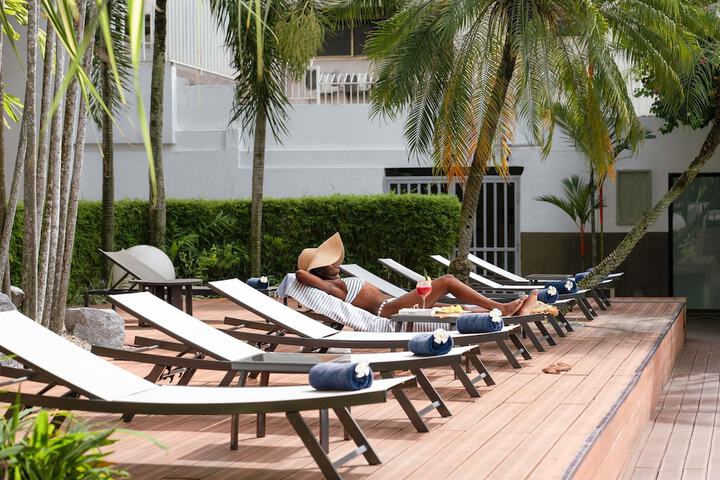 Hotel with Pool
