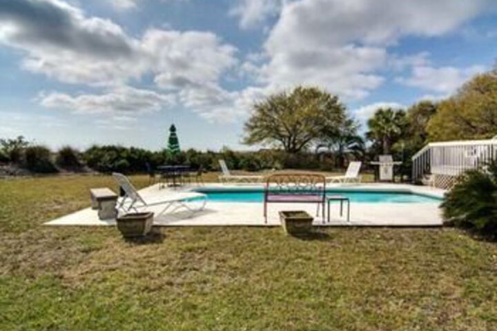 Pool 76 of 84