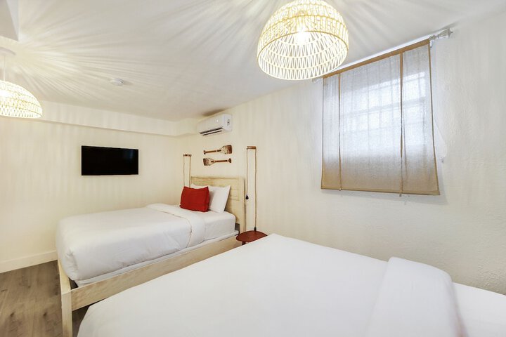 Room 19 of 48