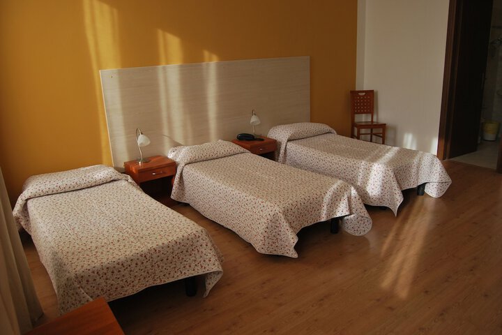 Room 12 of 36