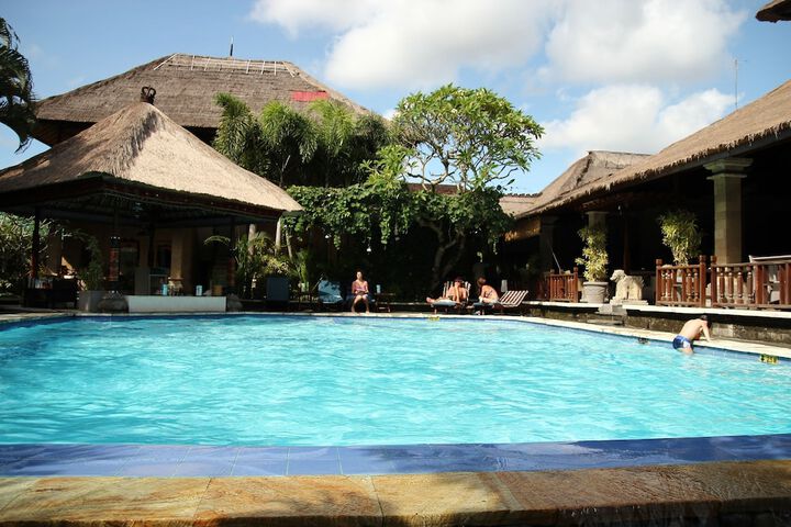 Hotel Pool