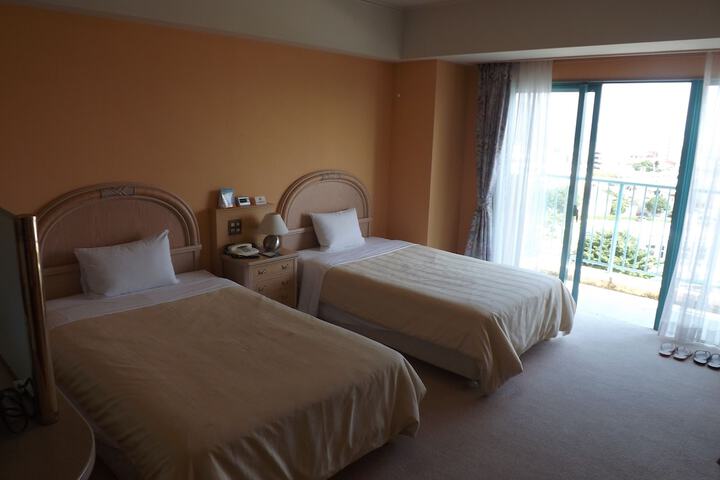 Room 10 of 41