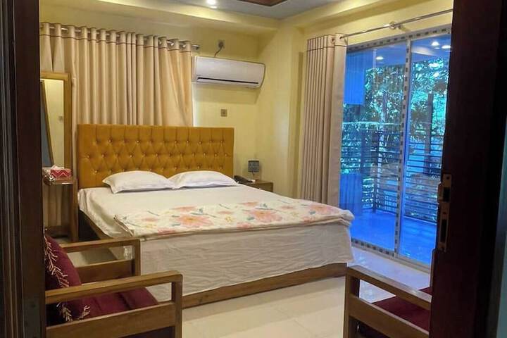 Room 4 of 11