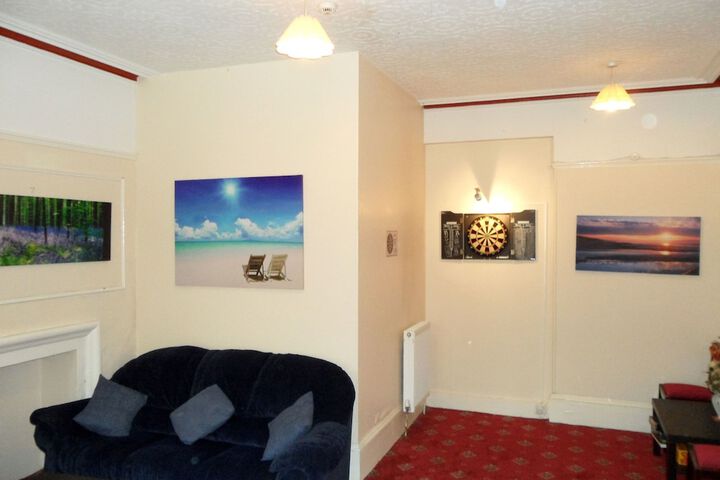 Room 32 of 61