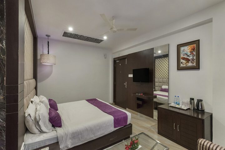 Room 9 of 44