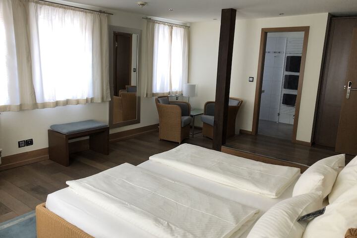 Room 9 of 67