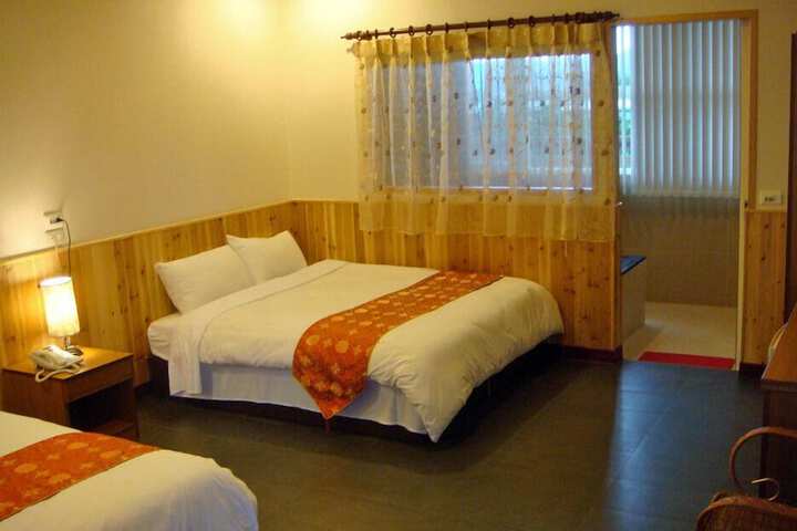Room 4 of 48