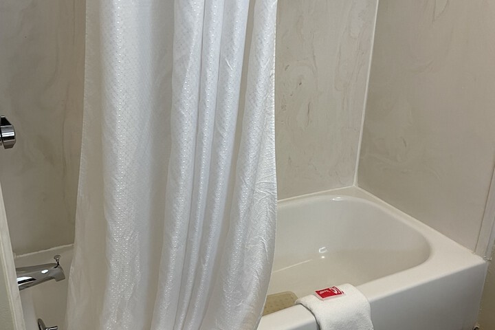1 King Bed Accessible (8 of 32)