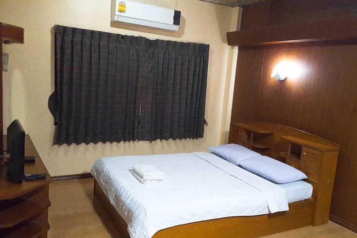 Room 15 of 42
