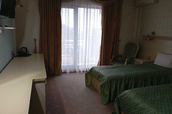 Room 21 of 37