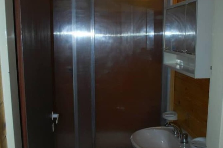 Room 5 of 8