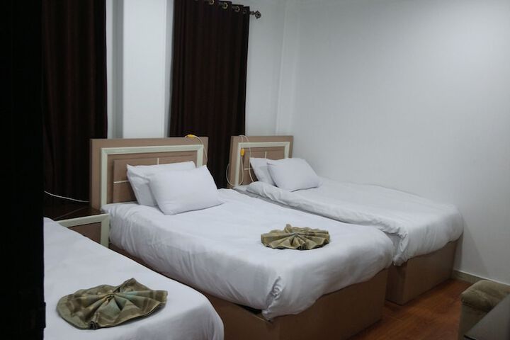 Room 6 of 92