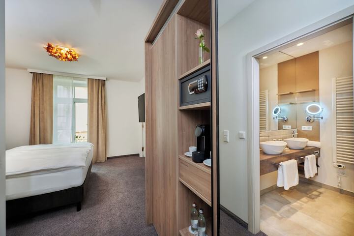 Room 18 of 64