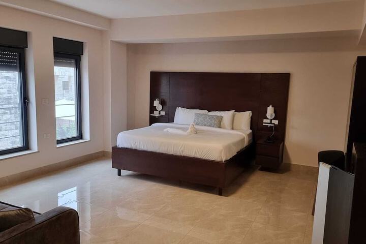 Room 87 of 243