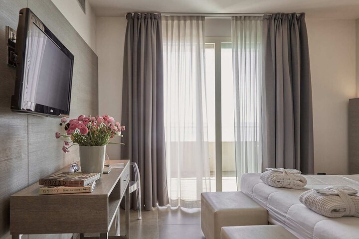Room 17 of 84