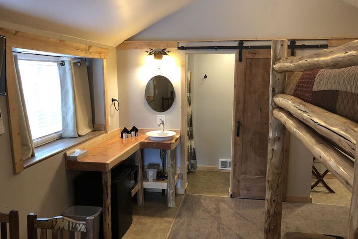 Room 6 of 92