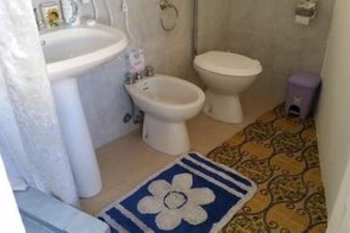 Room 4 of 49