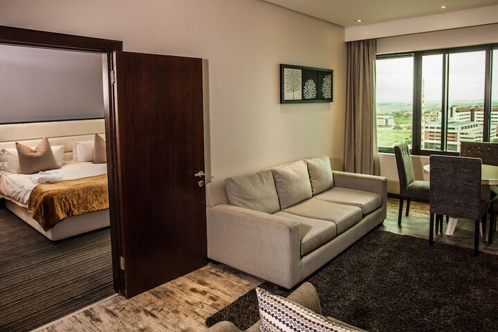 Room 6 of 113